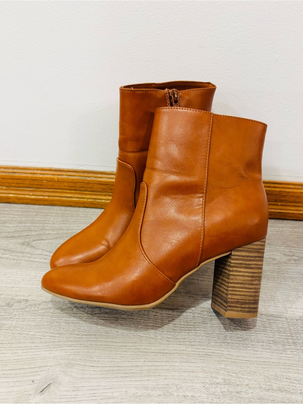 Old Navy Brown Ankle Boots Pointed Toe Faux Leather Size 6